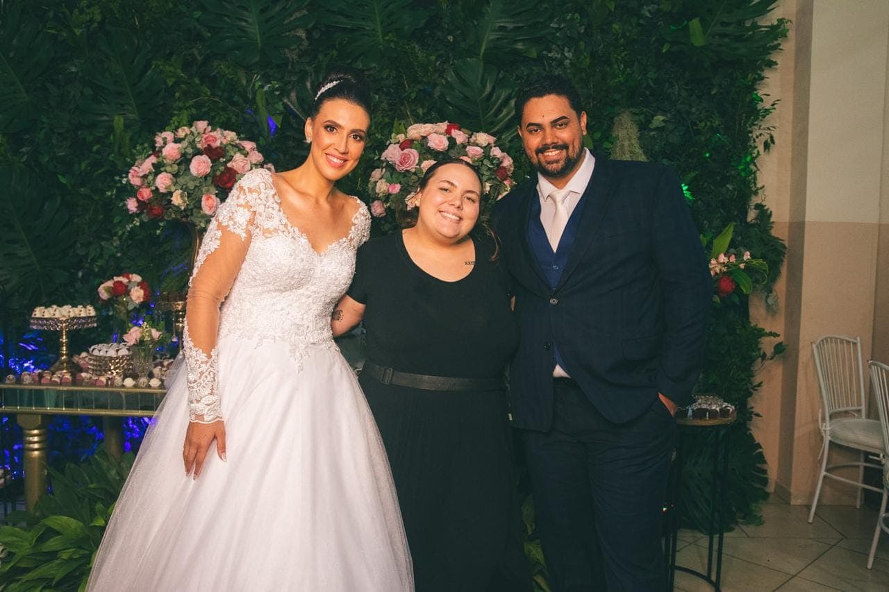 Ana com os noivos